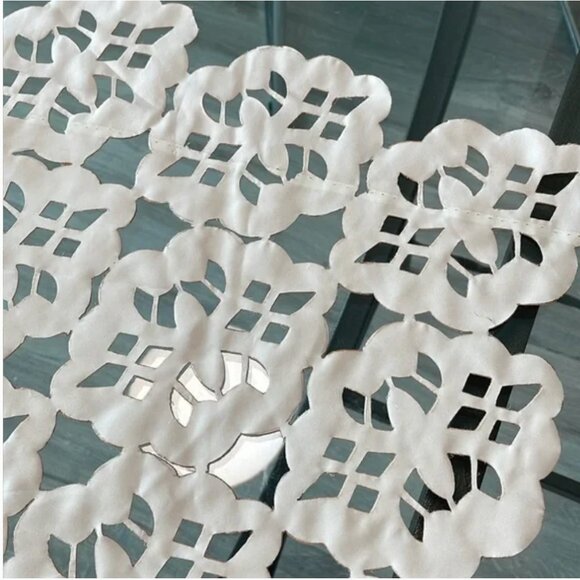 Handmade Satin Table Cloth - Picture 5 of 5